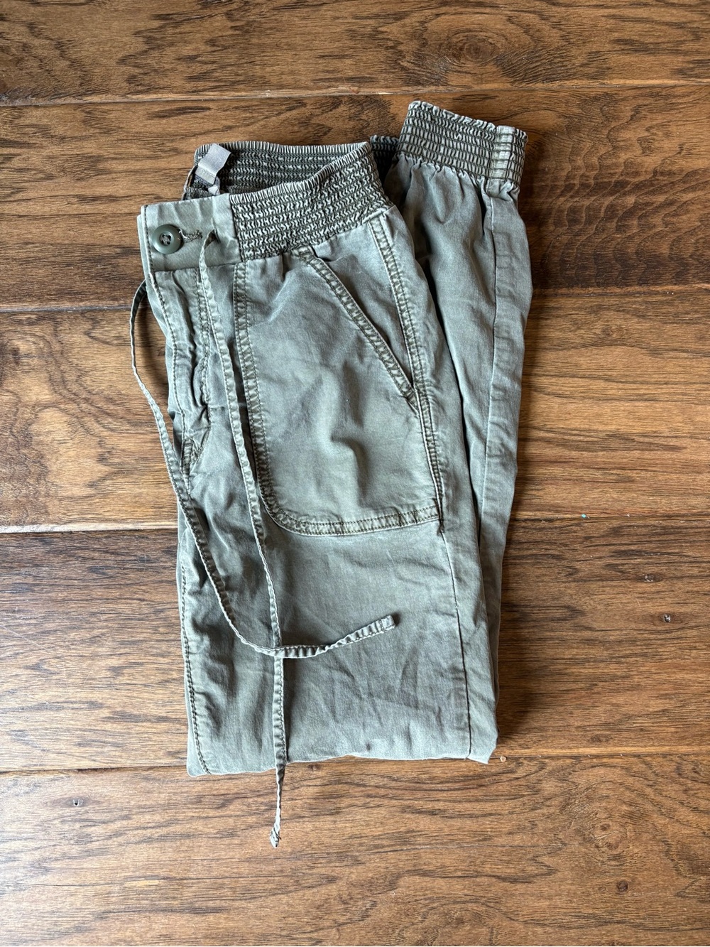 American Eagle Outfitters Women's Olive Green Drawstring Joggers